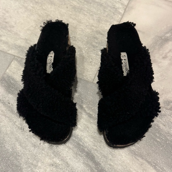Papilio Birkenstock Black Teddy Sherpa Fuzzy Sandals Size 10/41 - Picture 3 of 9